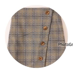 Plaid asymmetrical skirt